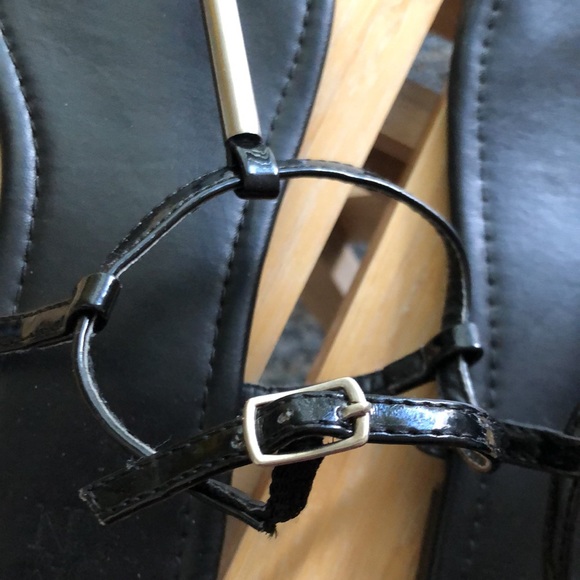 NY&Co sandals - Picture 3 of 8